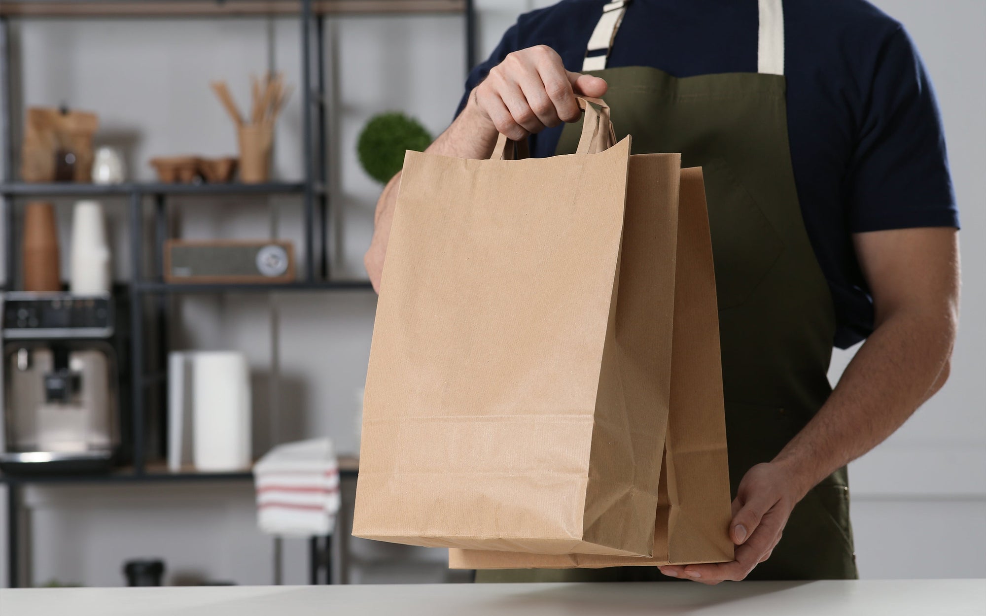 Reliable To-Go Bags for Every Order